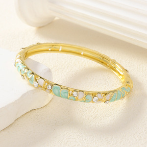 Vòng tay phong cách cung điện cổ điển Cloisonne màu hồng, dòng hoa men dầu, kiểu dáng thời trang mở - Product Image 2