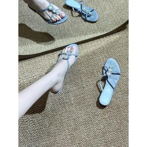 Sandalias de Tiras Bordadas Estilo Vintage 2026, Nuevas Sandalias Planas Antideslizantes con Gemas y Diamantes de Imitación para Uso en Exteriores - Product Image 5