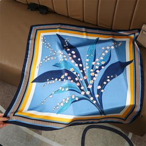 Écharpe carrée en soie de 70 cm à imprimé bleu muguet pour femme, élégante et tendance - Product Image 1