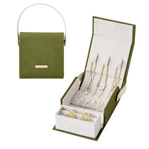 Boîte à bijoux de luxe portable en velours avec fermeture magnétique, personnalisable, pour bagues, multi-couleurs - Product Image 2