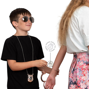 Disfraz de Policía para Adultos, Unisex, con Insignia del FBI, Esposas y Auricular de Espía - Material de Poliéster - En Stock en China - Product Image 6