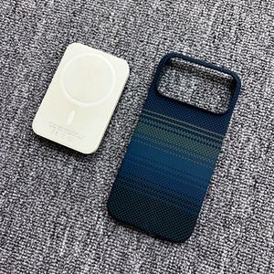 Custodia Magnetica Ultrasottile in Fibra di Carbonio con Texture per <span class=keywords><strong>iPhone</strong></span> 17 16 15 14 13 Pro Max, Ricarica Wireless, <span class=keywords><strong>Cover</strong></span> Posteriore Semi-Inclusiva - Product Image 5
