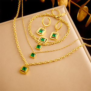 Parure de Bijoux <span class=keywords><strong>D</strong></span>élicats à Double Rang : Collier à Pendentif Vert, Boucles <span class=keywords><strong>d</strong></span>'Oreilles et Bracelet pour Femme, en Acier Inoxydable Plaqué Or 18K – Cadeau Tendance - Product Image 1