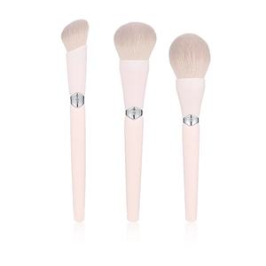 แปรงแต่งหน้าแบบแป้งฝุ่นคุณภาพสูง <span class=keywords><strong>3</strong></span> ชุด ด้ามจับพลาสติก อุปกรณ์แต่งหน้าระดับมืออาชีพ ใช้งานได้สะดวกสำหรับการเดินทาง <span class=keywords><strong>3</strong></span> ชิ้น - Product Image 5