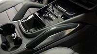 Meilleures pièces d'automobile Nouvel intérieur de luxe Amélioration de la main courante résistante à l'usure et aux rayures Kits d'intérieur Accessoires