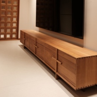 Meuble de rangement moderne nordique en bois avec support, vitrine de luxe en bois avec support, console multimédia en bois pour salon