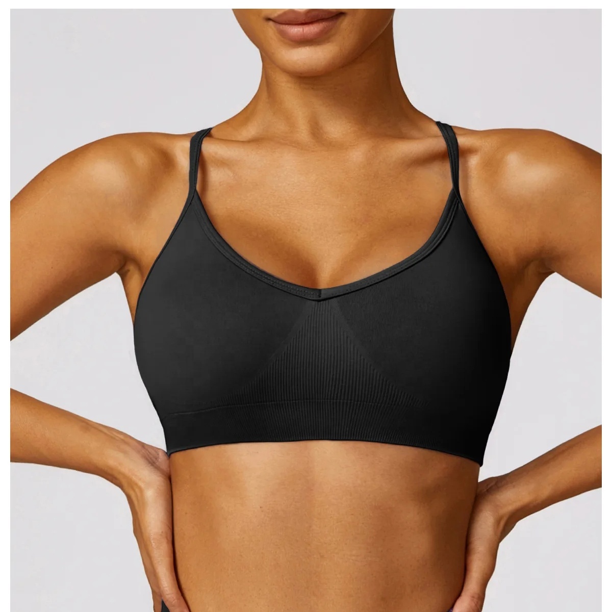 High Quality Seamless Yoga Top Women Custom Fitness Sports Bra Spaghetti Straps Cross Back Solid Front Medium Support