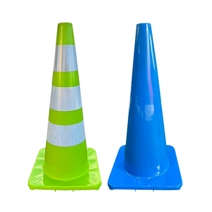 Cône de signalisation réfléchissant en plastique 700 mm, style standard sur pied pour zones de construction, feuille prismatique haute intensité - Product Image 4