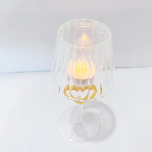Portavelas de vidrio de borosilicato en forma de corazón amarillo pequeño hecho a mano, candelita impresa <span class=keywords><strong>con</strong></span> <span class=keywords><strong>sombra</strong></span> transparente estriada - Product Image 3
