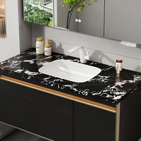 Ensemble de meubles de salle de bain mural de luxe moderne, comptoir en ardoise noire, armoire avec miroir, éclairage LED, grain de bois foncé