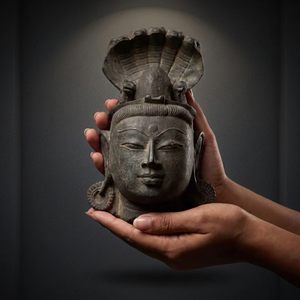 Motivo Estético Sagrado de Shiva Linga para Mesa – Réplica Histórica de Arte de Templo Indio - Product Image 2