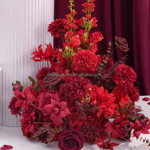 Colonne de mariage en métal blanc de qualité supérieure <span class=keywords><strong>avec</strong></span> arrangement de fleurs artificielles rouges en cascade pour la décoration de cérémonies en extérieur et de jardins - Product Image 4