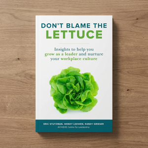 No culpes a la lechuga por lo que sucedió, de Eric Stutzman, libro en inglés de bolsillo, libro sobre estrategia empresarial y gestión de equipos - Product Image 1