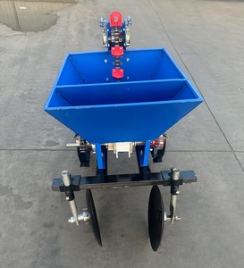 Macchina seminatrice <span class=keywords><strong>per</strong></span> patate a fila singola <span class=keywords><strong>per</strong></span> piccoli trattori agricoli con motore diesel. - Product Image 1