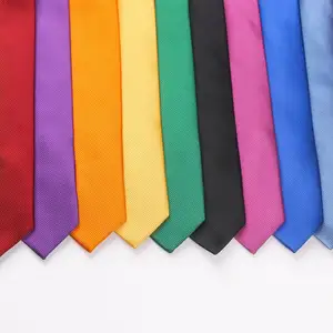 Corbatas de poliéster ajustadas a rayas para hombre, lazos de Color sólido negro y rojo en 6CM, venta al por mayor