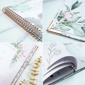 Planificateur d'organisateur de mariage personnalisé en or rose <span class=keywords><strong>A4</strong></span> avec coins et onglets de protection en or - Product Image 3