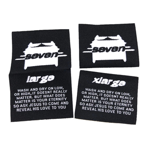 Etiquetas de ropa personalizadas al por mayor con pliegue central, etiquetas tejidas negras de marca, etiquetas tejidas de talla para ropa - Product Image 5