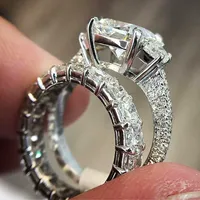 CAOSHI Nouveau Design Dainty Géométrique Étincelant Zircon 2Pcs Set Anneaux pour Fiançailles Argent Plaqué CZ Anneaux Bijoux pour Femmes 2025