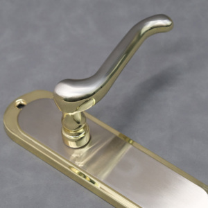 <span class=keywords><strong>Poignée</strong></span> <span class=keywords><strong>de</strong></span> <span class=keywords><strong>porte</strong></span> VASKY en acier inoxydable <span class=keywords><strong>de</strong></span> haute qualité, design moderne, <span class=keywords><strong>pour</strong></span> la maison, le bureau, l'hôtel, finition argentée, installation facile, <span class=keywords><strong>vis</strong></span> - Product Image 4