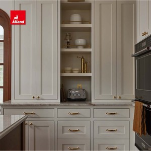 Armoires de <span class=keywords><strong>cuisine</strong></span> en bois massif Alland sur mesure, style transitionnel, multicolores, laquées mates, portes Shaker, pour plans ouverts - Product Image 4