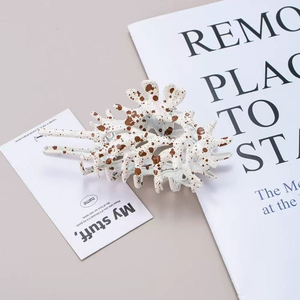 11cm coloré Alien métal <span class=keywords><strong>cheveux</strong></span> griffes pour femmes fille Y2K coquille <span class=keywords><strong>crabe</strong></span> <span class=keywords><strong>pince</strong></span> métal <span class=keywords><strong>cheveux</strong></span> requin griffe conque grand requin <span class=keywords><strong>cheveux</strong></span> griffe - Product Image 5