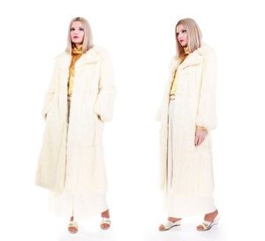 WINCHANG vente en gros de luxe blanc lapin <span class=keywords><strong>fausse</strong></span> <span class=keywords><strong>fourrure</strong></span> <span class=keywords><strong>tissu</strong></span> doux à poils courts <span class=keywords><strong>tissu</strong></span> de <span class=keywords><strong>fourrure</strong></span> pour vêtement - Product Image 6