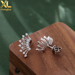 Pendientes de Lujo con Diamantes de Laboratorio DEF/VS, Oro de 14K/18K, Joyería Personalizada para Compromiso, Pendientes de Flecha para Mujer - Product Image 4