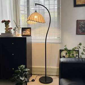 Lampe sur pied classique avec abat-jour en forme de <span class=keywords><strong>parapluie</strong></span>, design antique simple et plissé, pour salon, canapé, chevet, lecture - Product Image 1
