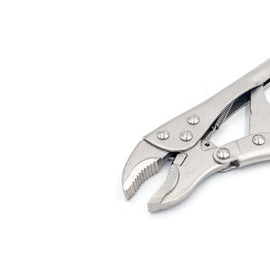 Alicates de bloqueo de mandíbula redonda dentada multiusos de 7 "con acabado niquelado y cortador de alambre - Product Image 6