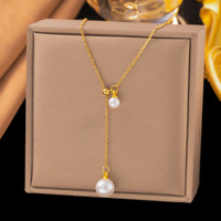 Vente en gros de divers colliers et boucles d'oreilles pour femmes en acier inoxydable plaqué or 18 carats, ensemble de bijoux en forme de fleur et de cœur