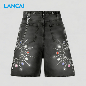 Shorts en jean Lancai Streetwear personnalisés, coupe ample, délavage vintage, jambe droite, effet usé, avec strass, pour hommes - Product Image 3