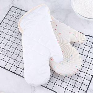 Guantes de Silicona Resistentes al Calor con Almohadillas y Agarraderas para Cocina, Repostería y Cocción - Product Image 2