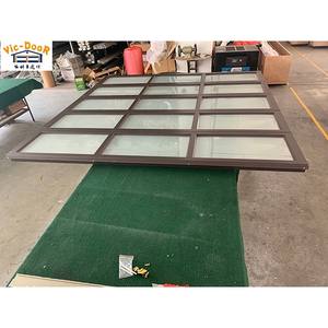 Porte <span class=keywords><strong>de</strong></span> <span class=keywords><strong>garage</strong></span> résidentielle moderne sectionnelle isolée 8*7 10*10 double verre dépoli aluminium pour maison <span class=keywords><strong>garage</strong></span> - Product Image 4