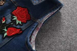 Vêtements importés pour enfants : Ensemble robe en coton avec jupe d'école, veste kaki et motifs brodés en jean - Product Image 6