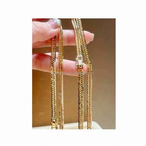 Timeless 18K Gold Necklace with Blade Chain Simple Design for Effortless Sophistication - Product Image 3