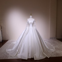 Robe de mariée de luxe 3787, style robe de bal, épaules dénudées, en satin drapé, manches longues en dentelle, dos lacé, grandes tailles, sur mesure, vente en gros