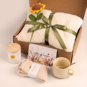Set Regalo per Matrimonio Direttamente dalla Fabbrica, Set Regalo con Coperta, Tazza e Candela per Donne, Natale, Festa della Mamma, San Valentino - Product Image 2