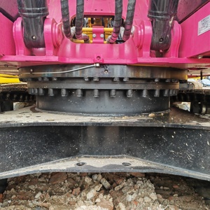 ปั๊มไฮดรอลิกสำหรับรถขุดตีนตะขาบสีชมพู CAT 320D อะไหล่หลักสำหรับงานหนัก อุปกรณ์ก่อสร้าง มีสีให้เลือก - Product Image 1