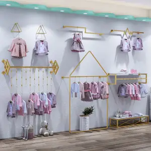 Roupas infantis personalizadas, roupas de parede para crianças, exibição, estante suspensa, design de interior