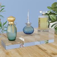 Bloc de présentation en acrylique massif poli ultra-transparent sur mesure pour vitrine de bijoux de détail