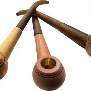 Pipa de Tabaco de Madera Hecha a Mano, Ecológica y de Estilo Moderno con Acabado Lacado por Tradebyd - Product Image 1