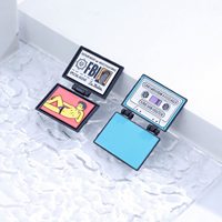 Épingles à revers en émail moulé sous pression, personnalisées, en acier inoxydable, motif animé mignon, série Simpson, rigides et souples, originales, vente en gros