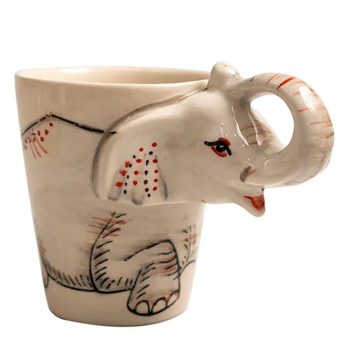 Komik hayvan Feng Shui porselen şanslı fil bardak kadınlar için hediye