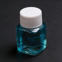 Bouteilles carrées en plastique transparent avec couvercles pour l'emballage individuel d'échantillons liquides en PET, bouteilles vides