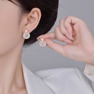 Pendientes de Botón con Circonitas Microincrustadas, Modernos y Elegantes para Mujer, Versátiles, Dinámicos, Estilo Coreano, Hechos de Cobre, para Regalo - Product Image 1