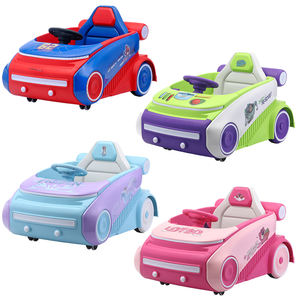 Auto elettrica a 4 ruote per bambini a 360 ° rotazione in ABS pedali potenza giocattolo per bambini con telecomando da 5 a 7 anni - Product Image 2