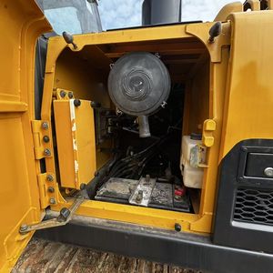 Excavadora de cadenas Volvo EC220 de 22 toneladas, usada, con pocas horas de uso, con motor y transmisión, potencia de 129 kW, capacidad de la cucharón de 0.48 m³. - Product Image 4