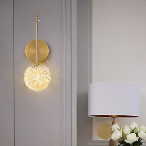 Applique murale pour chambre à coucher et <span class=keywords><strong>dressing</strong></span> avec réfraction prismatique, <span class=keywords><strong>luminaire</strong></span> LED couleur or pour couloir, élégante applique murale boule <span class=keywords><strong>de</strong></span> cristal - Product Image 6