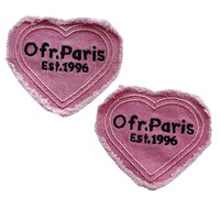 Vente en gros usine : Écussons en coton brodés en forme de cœur, à bords effilochés, avec logo personnalisé pour vêtements, vestes, jeans, sacs, chapeaux et articles vestimentaires