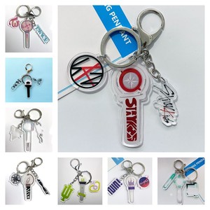 Porte-clés KPOP pour enfants errants <span class=keywords><strong>ATEEZ</strong></span> Twice ASTRO ROSE IU (G) Bâton lumineux en acrylique I-DLE Porte-clés trois pièces Sac Pendentif Cadeau pour fans - Product Image 2